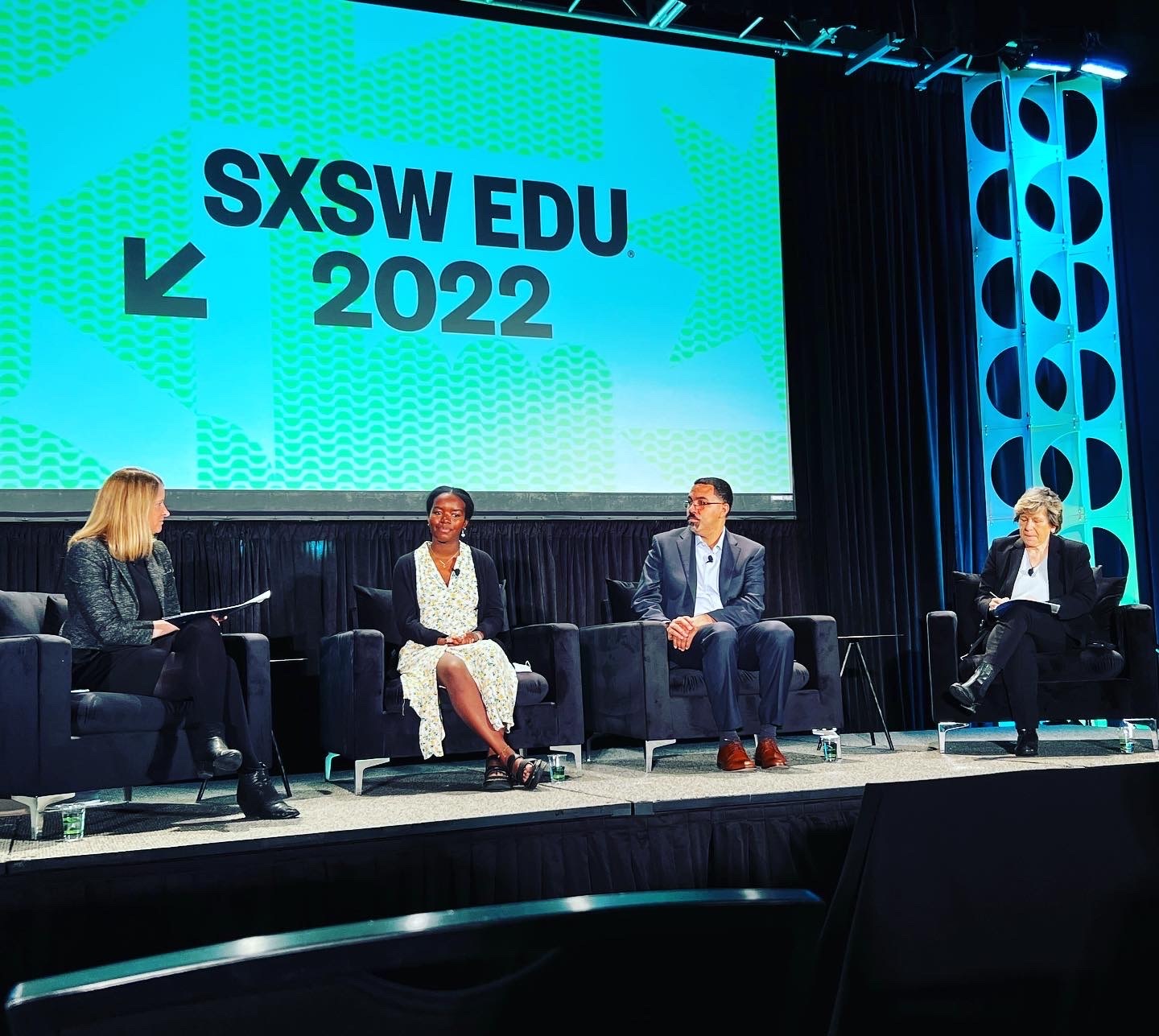 FAF67 FE6 2653 414 B 9789 0 A67 BEAD055 A